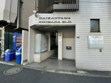 オフィスビル出入口