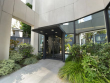 オフィスビル出入口