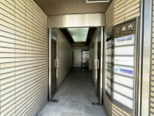 オフィスビル出入口