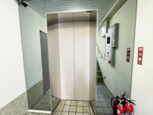エレベーター(1基)