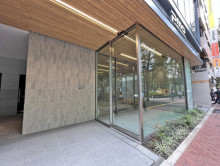 オフィスビル出入口