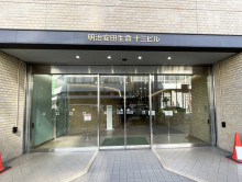 オフィスビル出入口