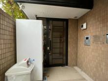 オフィスビル出入口