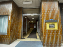 オフィスビル出入口