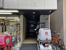 オフィスビル出入口