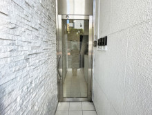 オフィスビル出入口