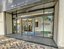 オフィスビル出入口