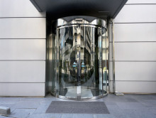 オフィスビル出入口