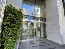 オフィスビル出入口