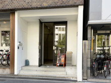 オフィスビル出入口