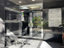 オフィスビル出入口
