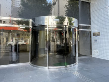 オフィスビル出入口