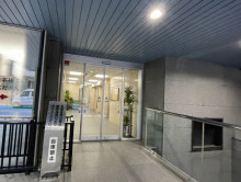 オフィスビル出入口