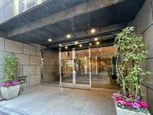 オフィスビル出入口