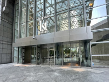 オフィスビル出入口