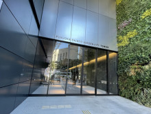 オフィスビル出入口