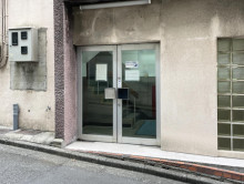 オフィスビル出入口