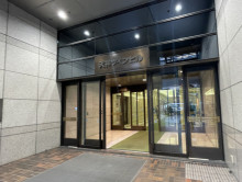 オフィスビル出入口