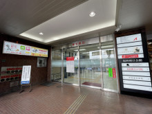 オフィスビル出入口