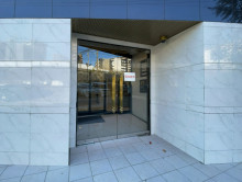 オフィスビル出入口