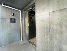 オフィスビル出入口