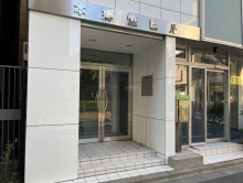 オフィスビル出入口