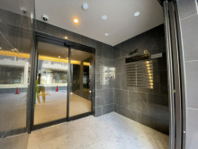 オフィスビル出入口