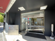 オフィスビル出入口