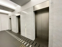 エレベーター(3基)