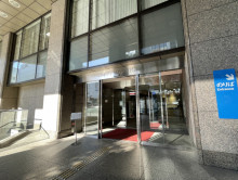 オフィスビル出入口