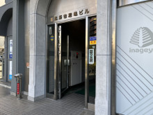 オフィスビル出入口