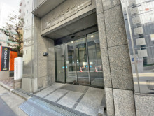 オフィスビル出入り口