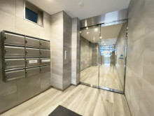 オフィスビル出入口