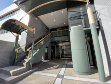 オフィスビル出入口
