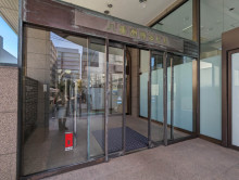 オフィスビル出入口