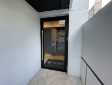 オフィスビル出入口