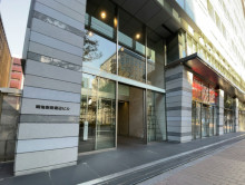 オフィスビル出入口