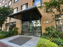 オフィスビル出入口