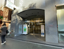 オフィスビル出入口