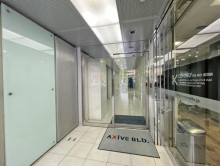 オフィスビル出入口