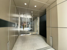 オフィスビル出入口