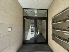 オフィスビル出入口