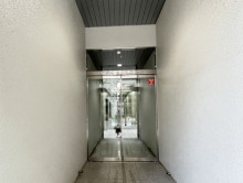 オフィスビル出入口