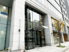 オフィスビル出入口