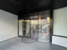 オフィスビル出入口