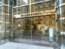 オフィスビル出入口