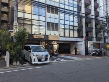 オフィスビル出入口