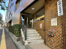 オフィスビル出入口