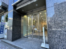 オフィスビル出入口