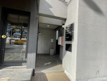 オフィスビル出入口